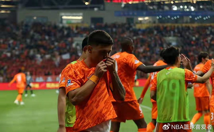 山东泰山客场惨败云南玉昆 4球溃败暴露战术短板