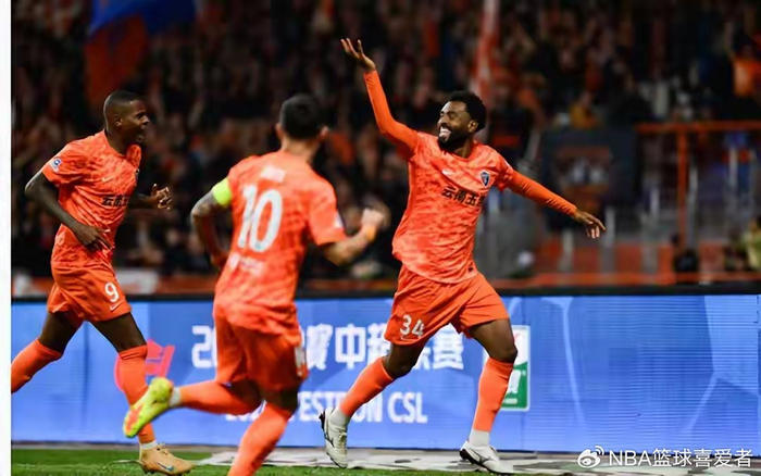 山东泰山客场惨败云南玉昆 4球溃败暴露战术短板