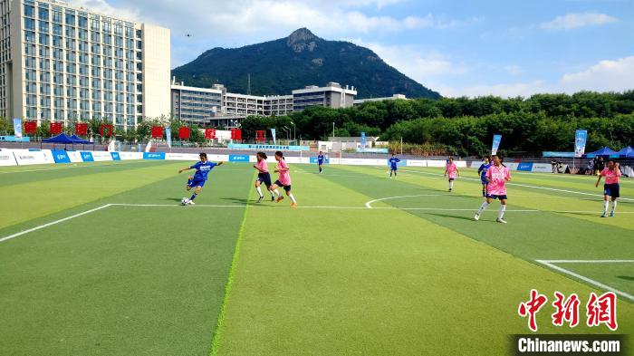 重庆乡村女足首夺全国冠军 追风计划助力圆梦
