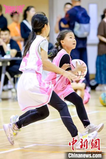 青少年女子篮球联赛夏季赛点燃青春热情 宋晓波